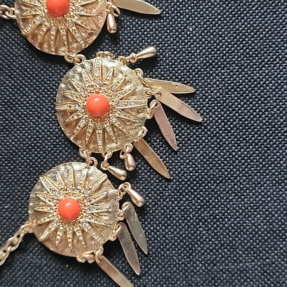 Elegant Gold Toned and Orange Stone Necklace....mesures 19 Inches - Picture 5 of 6